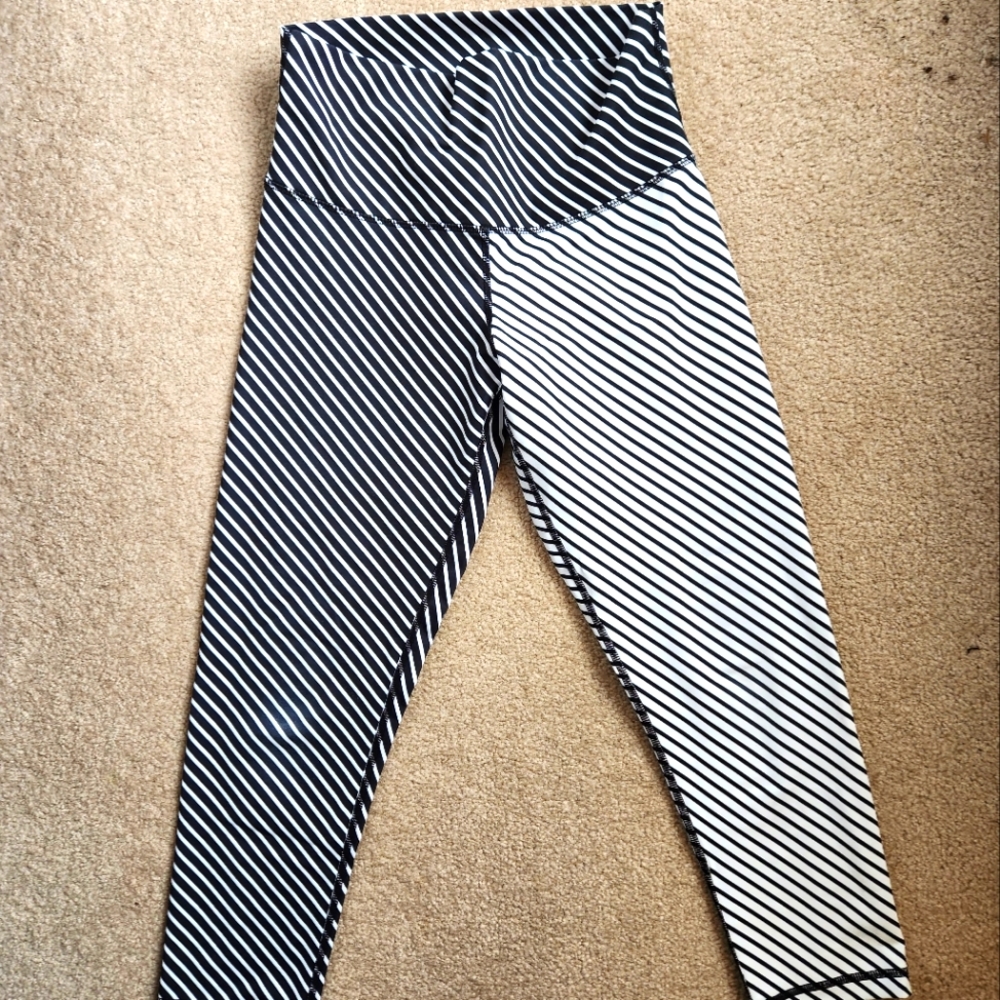 DYI stripe leggings, size medium, charcoal gray and white.